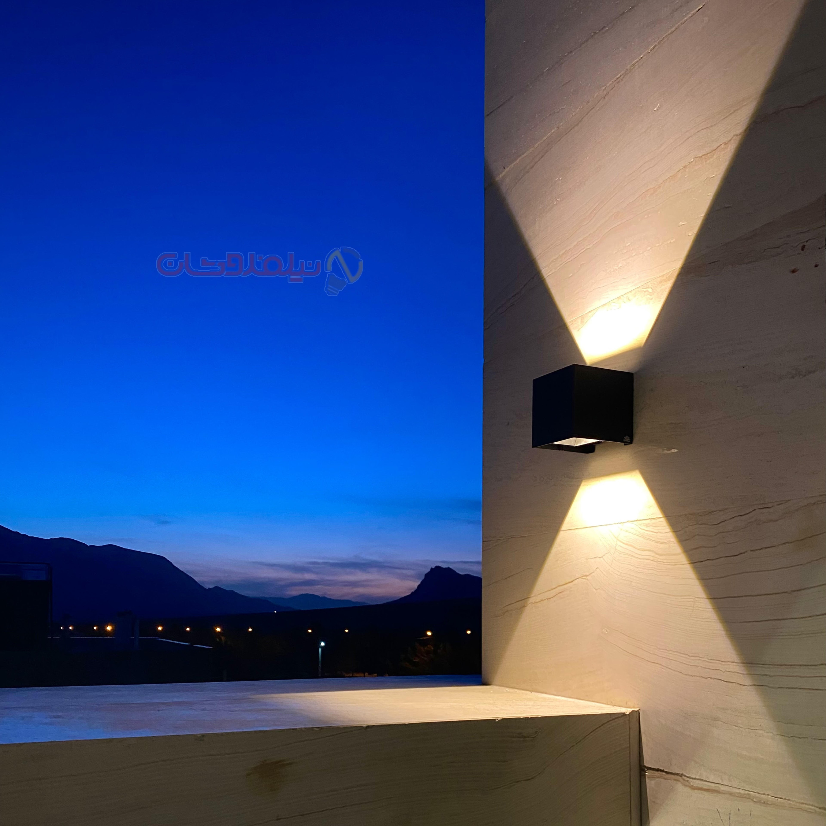 اینجا همه چیز روشن است